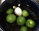 Foto del paso 2 de la receta: Bistec en pasilla con papas y nopales