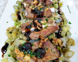 Foto del paso 5 de la receta: Costilla ibérica con cebolla, habas y salsa hoisin