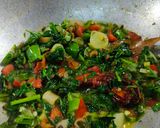 A picture of step 3 of Spring onion, Methi and Alu sabzi.