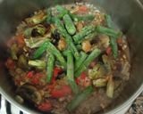 Foto del paso 1 de la receta: Arroz con costilla de cerdo, alcachofas y espárragos trigueros