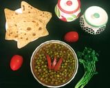 A picture of step 8 of Green Peas Ghugni with Paratha.