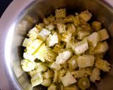कारल्याची आंबट-गोड भाजी (karlyachi ambat god bhaji recipe in marathi) रेसिपी स्टेप 1 फोटो 
