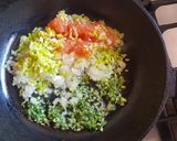 Foto del paso 2 de la receta: Arroz "Ariel" 😉al woock, con camarones. #conminombre