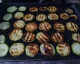 Foto del paso 2 de la receta: Guarnición de calabacín a la plancha