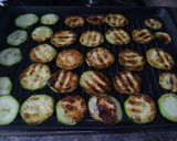 Foto del paso 2 de la receta: Guarnición de calabacín a la plancha