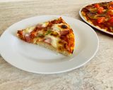 Fekete-erdei sonkás pizza gluténmentesen recept fázis 5 fotója