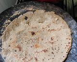 तीळ लावलेली बाजरीची भाकरी (Til Lavleli Bajrichi Bhakri Recipe In Marathi) रेसिपी स्टेप 3 फोटो 