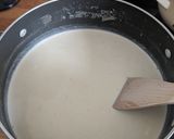 A picture of step 4 of Egyptian Macaroni and Cheese.