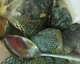 Foto langkah ke 2 dari resep Ikan nila goreng balado.