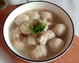 Foto langkah ke 7 dari resep Sop Bakso Ayam Kuah Kaldu.