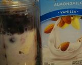 Foto del paso 3 de la receta: Smoothie de bananas y arandanos