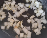 Foto del paso 2 de la receta: Revuelto de patatas fritas
