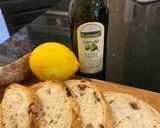 Foto langkah ke 1 dari resep Extra virgin olive oil avocado blacksesame seed toast/ Roti panggang alpukat dengan Extra olive oil.
