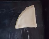 Foto del paso 2 de la receta: Facturas con tapas de empanadas🥐