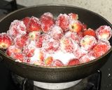 Hình bước làm 1 của món Dâu Tây Sấy Dẻo & Sirô Dâu