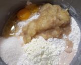 Foto langkah ke 1 dari resep Donat Pisang Frozen Empuk & Lembut.