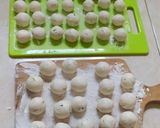 Foto langkah ke 3 dari resep Cilok Isi Keju.