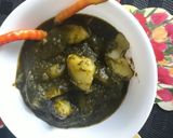 A picture of step 3 of Aaloo Palak.