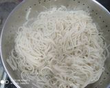 பிளேன் முட்டை நூடுல்ஸ் (Plain muttai noodles recipe in tamil) ரெசிபி ஸ்டேப் 2 புகைப்படம்