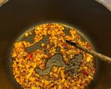 Hình bước làm 2 của món Dạ dày kho tiêu 🥘