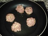 "mandonguilles" (albóndigas) para paella