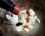 Foto langkah ke 2 dari resep Tumis Buncis Lada Putih.