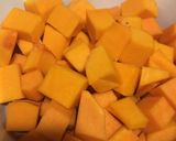 Foto del paso 1 de la receta: Sopa de calabaza cremosa