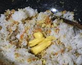 Foto langkah ke 3 dari resep Hamburg Rice - Nasi goreng daging burger - menu sarapan.
