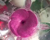 Foto langkah ke 2 dari resep Smoothie Buah Naga + Pisang.