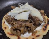 Foto del paso 6 de la receta: Arepa🫓con berenjenas tatemadas🍆agridulces🍯con queso🧀🥛🧄