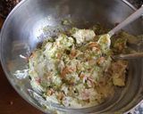 Foto del paso 2 de la receta: Crema de salmón con aguacate y lima