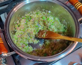 Foto del paso 7 de la receta: Calamares en su tinta con un toque de pasta de curry verde