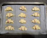 Sajtos-sonkás mini croissant recept fázis 2 fotója
