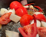 Foto del paso 2 de la receta: Costillas en salsa roja con chile de árbol