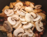 Foto del paso 3 de la receta: Pollo chasseur o en salsa cazadora