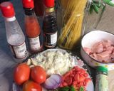 A picture of step 1 of Pasta chicken chowmin.
