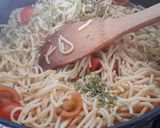 Foto del paso 1 de la receta: Tallarines con tomates salteados