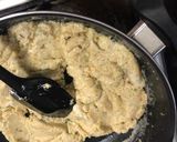 A picture of step 5 of Methi Matar Malai.
