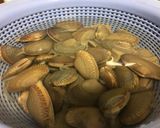 炒海瓜子 Stir Fried Clams with Basil的食譜步驟1照片