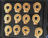 Foto del paso 2 de la receta: Rosquitos de vino con grasa de cerdo