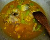Foto langkah ke 4 dari resep Ikan Kuah Kuning.