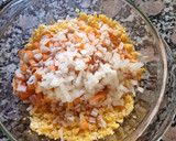 Foto del paso 4 de la receta: Huevos rellenos de surimi y gambas