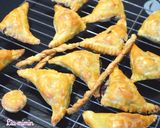 Foto langkah ke 6 dari resep Banana Choco Cheese Puff Pastry.