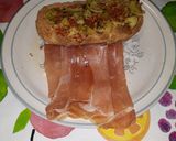 Foto del paso 3 de la receta Tostada de jamón serrano con esnacks de jengibre al ajo y perej