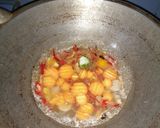 Foto langkah ke 5 dari resep Tumis Oyong sederhana.