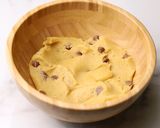 صورة لخطوة 1 من وصفة كوكيز بالشوكلاتة اسهل واسرع كوكيز ممكن تعمليه 🍪الطريقة مصورة فيديو عقناتي عاليوتيوب 😍meera food😍