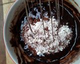 Foto langkah ke 4 dari resep Fudgy Shiny Crust Brownies.