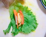 Hình bước làm 4 của món Xà lách cuộn thập cẩm