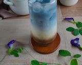 Foto langkah ke 5 dari resep Butterfly Pea Coffee Latte.