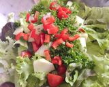 Hình bước làm 1 của món Salad Trai Đen Kiểu Địa Trung Hải